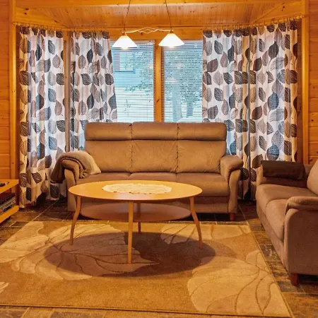 Holiday home Tunturitaehti By Interhome Akaslompolo